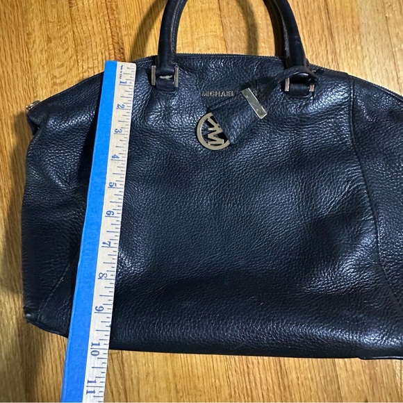 Michael Kors Soft  Black Leather Gold Metal Hardware Satchel Tote Handbag Purse - Picture 14 of 15